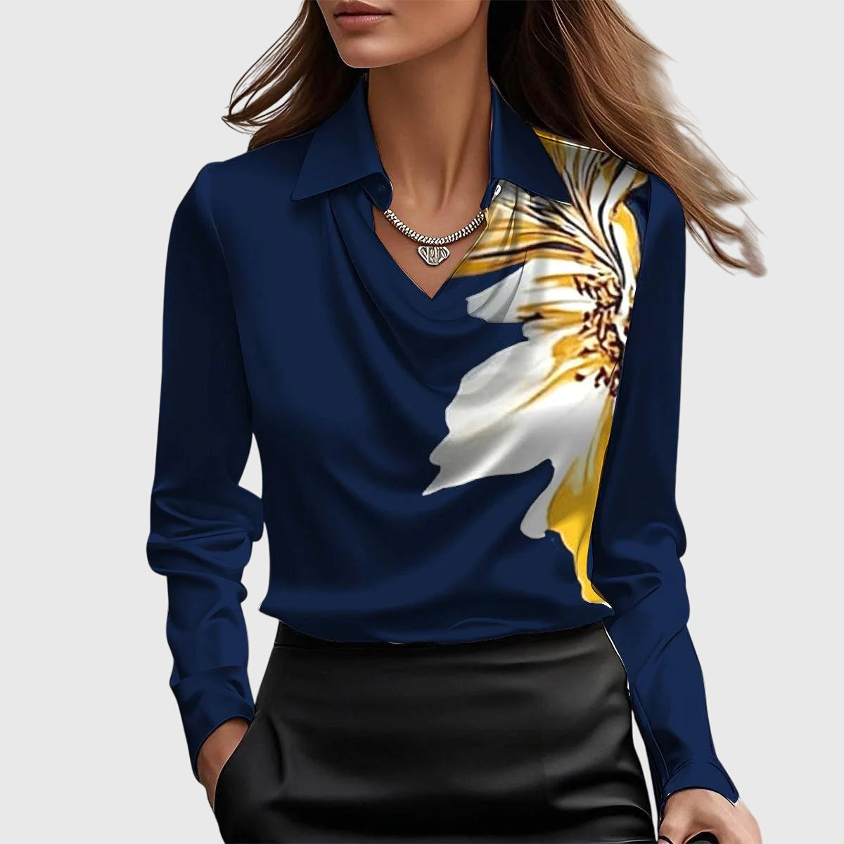 Sylvie™ | Blus med Lyxig Glans och Plisserad Hals