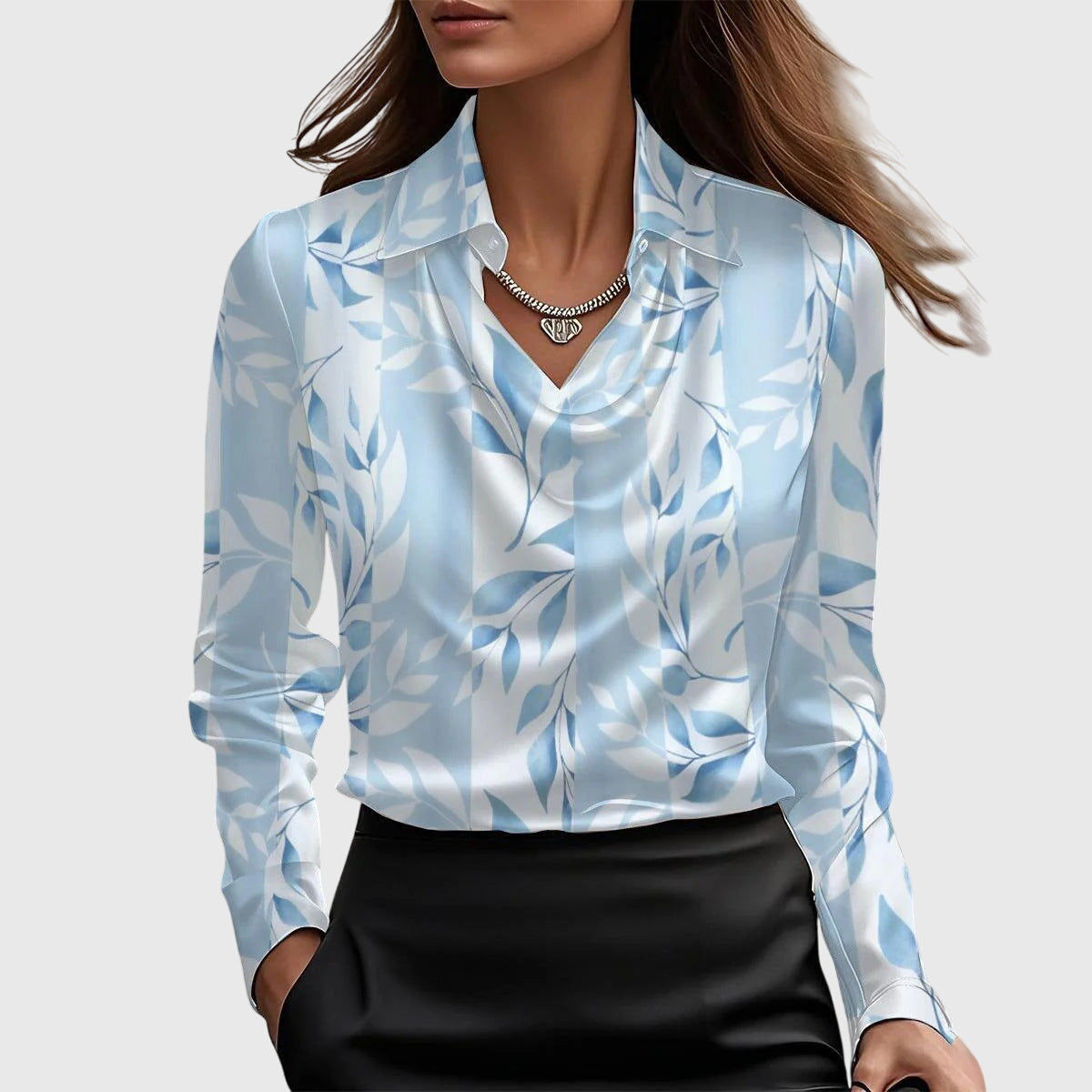 Sylvie™ | Blus med Lyxig Glans och Plisserad Hals